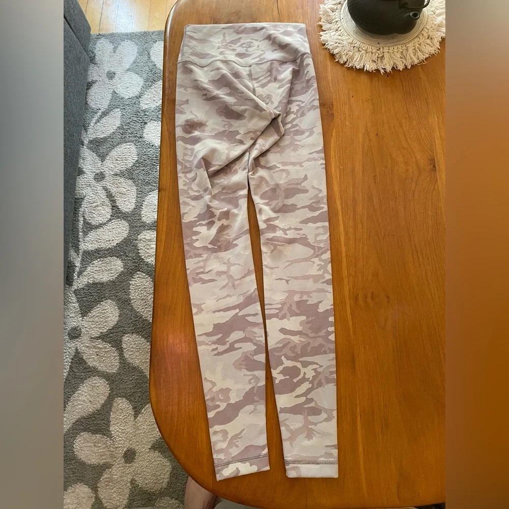 Lululemon Wunder Under High-Rise Tight 25" purple grey camo leggings size 4 - Picture 5 of 7